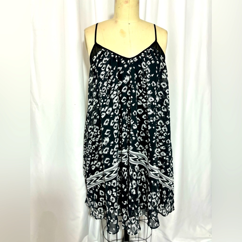 EXPRESS Black White Leopard Print Bohemian Trapeze Dress Small